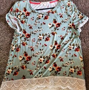 Rewind brand green floral Top size Large!